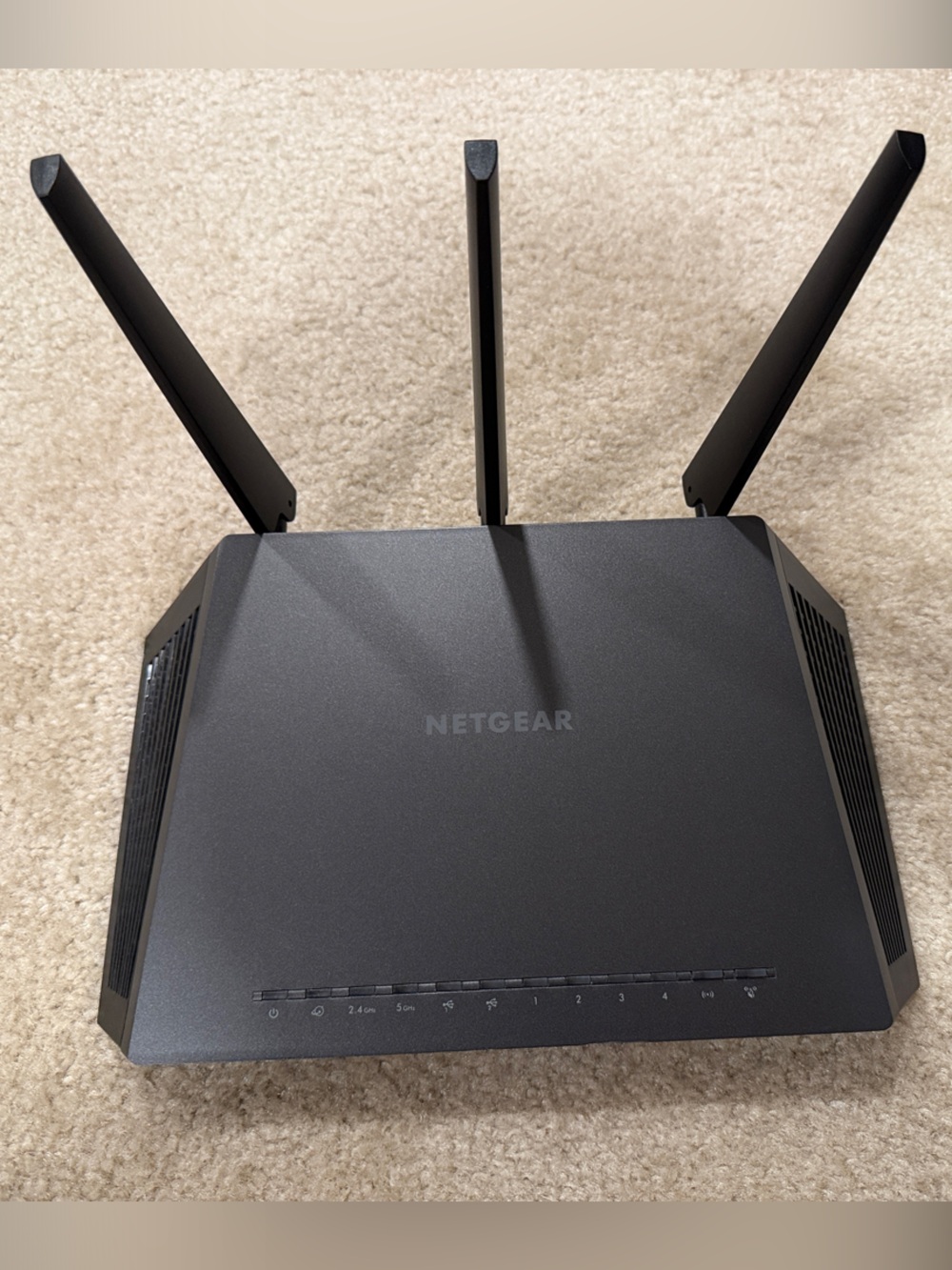 NETGEAR Nighthawk AC1900 Wireless Router with Original Packaging